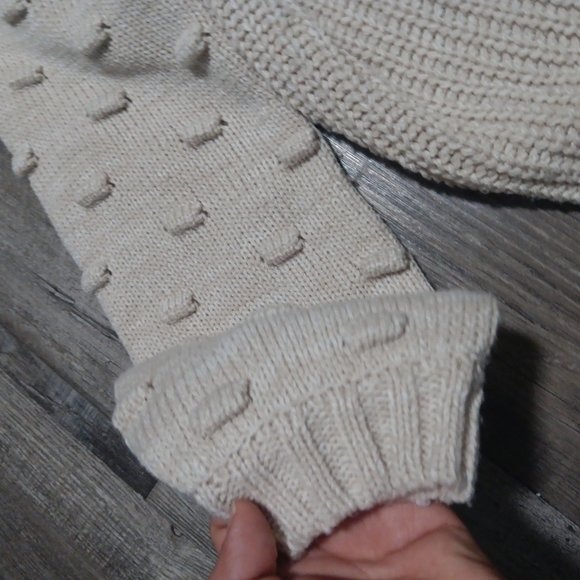 moon & madison Cream Crew Neck Sweater with Voluminous Sleeves - Picture 3 of 4